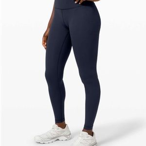 Like new! Lululemon 28in original wunder unders true navy